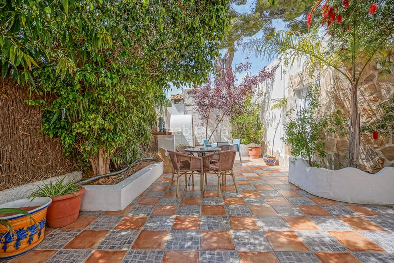Foto d5f8a839-635c-41a3-948b-d63f7dbeacba. Edificio en Pueblo Calp