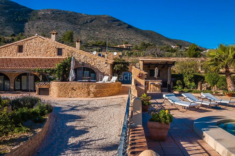 Foto ad8a38a4-45e2-4f4b-b35e-e7fbdfc53628. Masia amb calefacció aparcament piscina a Benissa pueblo Benissa