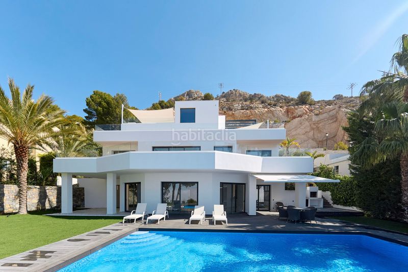 Foto cfc5725b-0148-47a1-91a6-2572a31a6c19. Chalet en Mascarat Altea