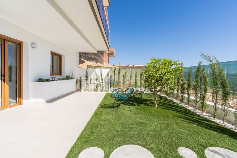 Foto f4dced04-63d4-45b1-8dd5-2879ca960437. Casa adossada amb calefacció aparcament piscina a Nucia (la)