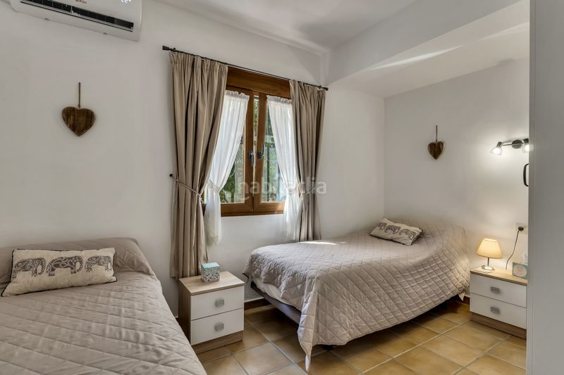 Foto f9bfb491-014a-42e2-92b5-92c65bfbe944. Chalet en La Fustera Benissa