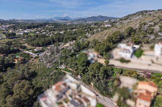 Wohngrundstück in Partida Comunes-Adsubia