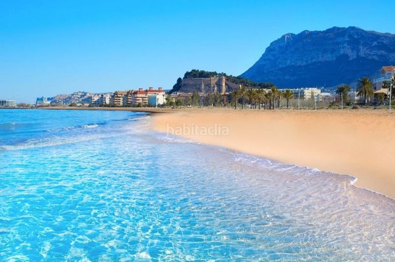 Foto 0569b89a-4fa3-4b8d-ad1c-0b51680283e3. Casa adossada amb calefacció aparcament piscina a Dénia