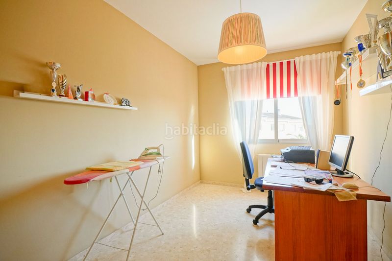 Foto a0d654d0-8088-4b9b-89c7-cb8ccf79e9fe. Casa adossada amb calefacció aparcament piscina a Dénia