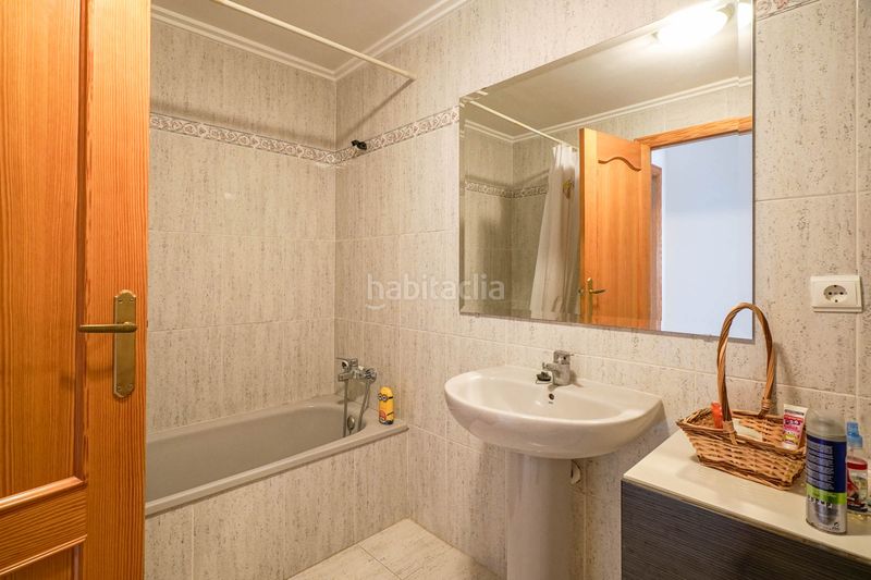Foto b08a3f8b-1e72-4b6b-9d16-ab0c85217984. Casa adossada amb calefacció aparcament piscina a Dénia