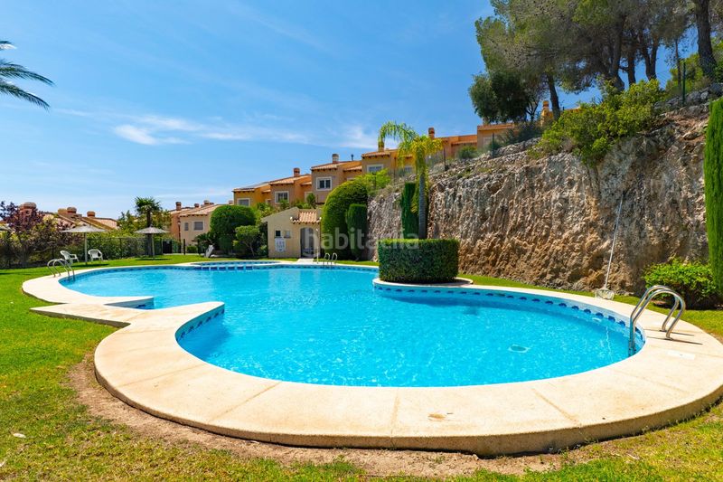 Foto 2130d775-ef94-4963-91df-16a85a74a63a. Casa adossada amb aparcament piscina a Mascarat Altea