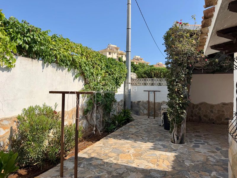 Foto f55be59f-e412-4a4c-9c26-b6b8ade2a4dd. Xalet amb calefacció aparcament piscina a Les Bovetes - La Felicidad Dénia