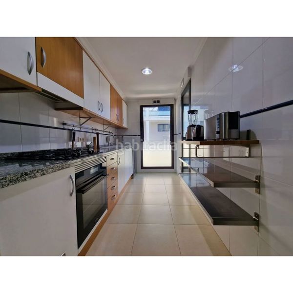 Foto cc5ce7d3-fddf-4df4-8964-9d2324782a5e. Apartament amb calefacció aparcament piscina a Las Rotas / Les Rotes Dénia