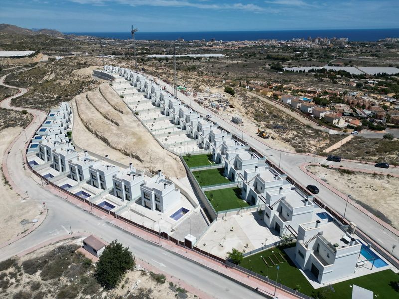 Foto 3d95e26b-b0e9-4e72-8dcf-94eaa789a095. Casa amb calefacció aparcament piscina a Bonalba-Cotoveta Mutxamel