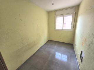 Pis  Carrer de jacint verdaguer. Piso 3 dormitorios a reformar