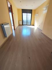 Pis  Carrer sant pasqual bailón. Piso con balcón