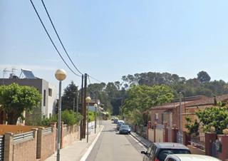 Chalet in Sant Vicenç dels Horts. Casa okupada para inversores