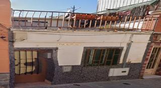 Maison jumelée  Carrer de la garona 3. Chalet adosado en venta en calle de la garona