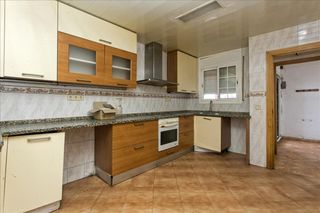 Casa  Carrer les corts catalanes. � oportunidad !