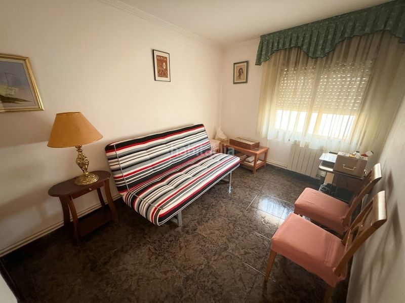 Foto b1f2c0b2-4d40-40ee-af2c-450871535693. Piso  luminoso de 3 habitaciones con amplio balcón en sant joan des en Sant Joan Despí