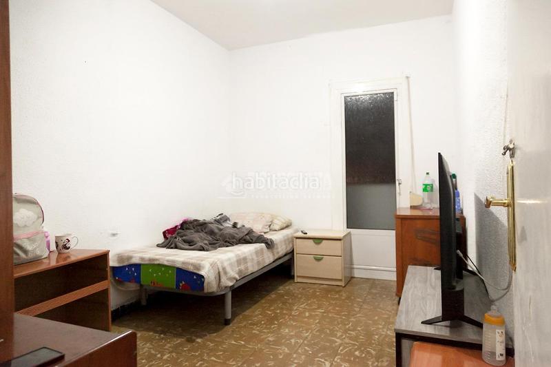 Foto 499a09c2-ecb9-4af8-8087-f34aeb3f1b81. Piso  en venta en La Salut Badalona