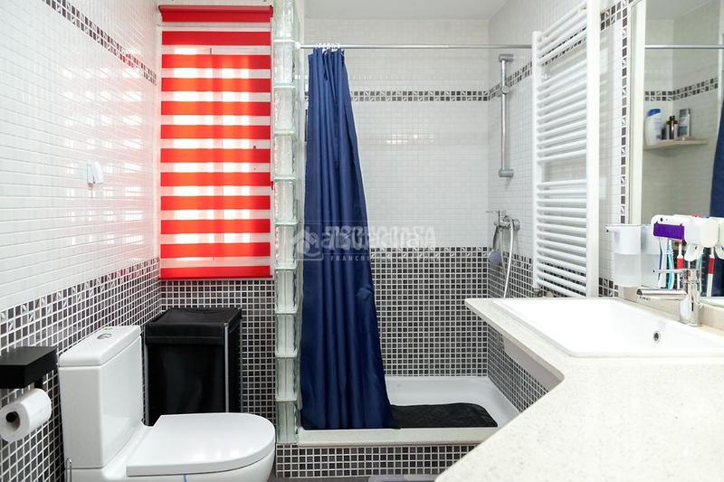 Foto 17d7e936-5bbe-4f30-a7f9-820c57069fe7. Piso  en venta en La Salut Badalona