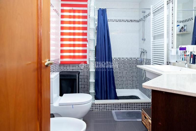 Foto a36c7770-51ed-4bbc-a90a-74033a7d9410. Piso  en venta en La Salut Badalona