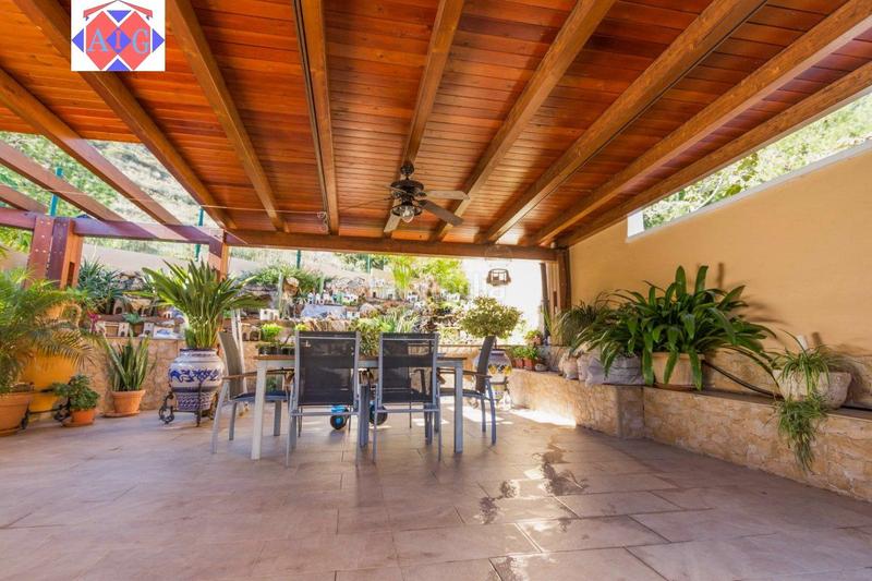 Foto 02ca1d1c-f1ed-4d8b-9305-2d63509e39ba. Chalet en calle camino de la montaña (rom 5 0110 chalet en zona residencial, el romeral. en Castell de Ferro