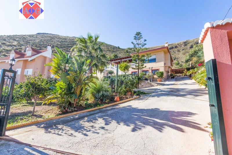 Foto 35dc9f84-757f-4903-b276-2bf47cf29a9f. Chalet en calle camino de la montaña (rom 5 0110 chalet en zona residencial, el romeral. en Castell de Ferro