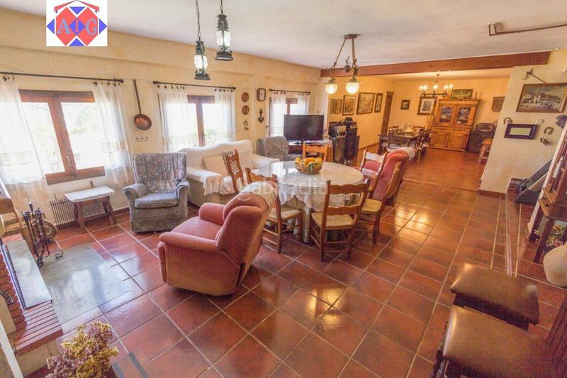 Foto e1515f05-b82a-4fb9-b715-23b04ccc6ff9. Chalet en calle camino de la montaña (rom 5 0110 chalet en zona residencial, el romeral. en Castell de Ferro