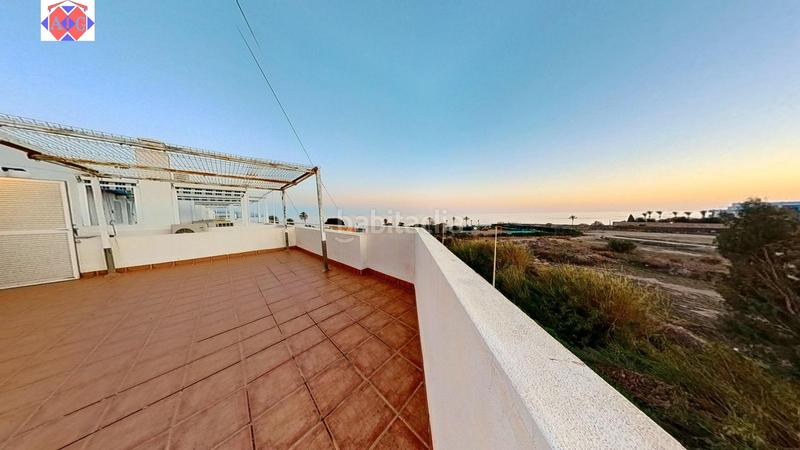 Foto c6cb1bf1-f083-478d-9142-a57d256b9483. Tríplex en calle dos (cam) 36 agi000165 triplex con vistas frontales al mar. en Lújar