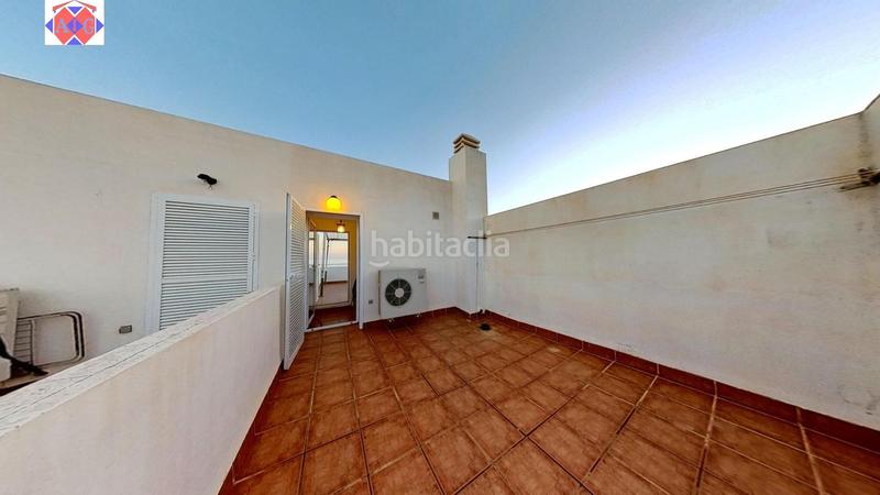 Foto d7f67e0b-1ba1-48d1-97fe-45b9bff355fa. Tríplex en calle dos (cam) 36 agi000165 triplex con vistas frontales al mar. en Lújar