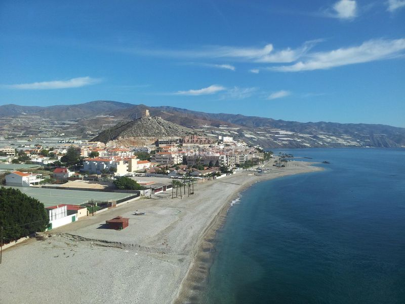 Foto de5cd435-4396-4be7-aa62-9b7f0dc8e1a2. Pis amb piscina a Castell de Ferro