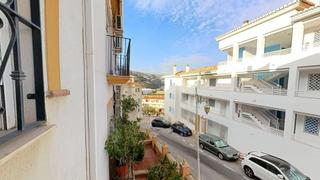 Appartement à Calle real 77. Agi000224  piso de tres domitorios dos baños y garaje