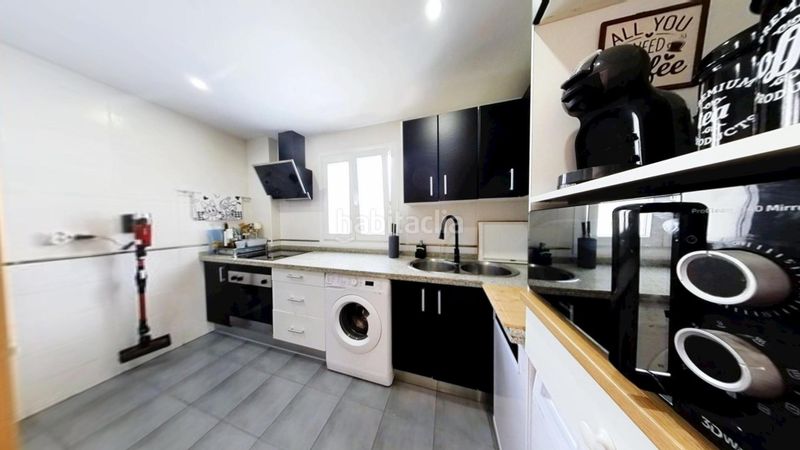 Foto 22e2b5a4-b530-411c-adcb-c073a0825d96. Pis amb aparcament piscina a Albolote