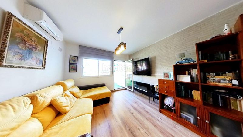 Foto bdb6c550-577c-40b8-80cb-f661cebc9165. Pis amb aparcament piscina a Albolote