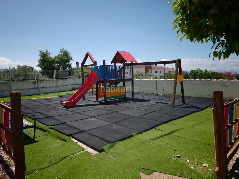 Foto bf4f4fbe-8079-4fda-8dc4-3bd5a643f3d9. Pis amb aparcament piscina a Albolote