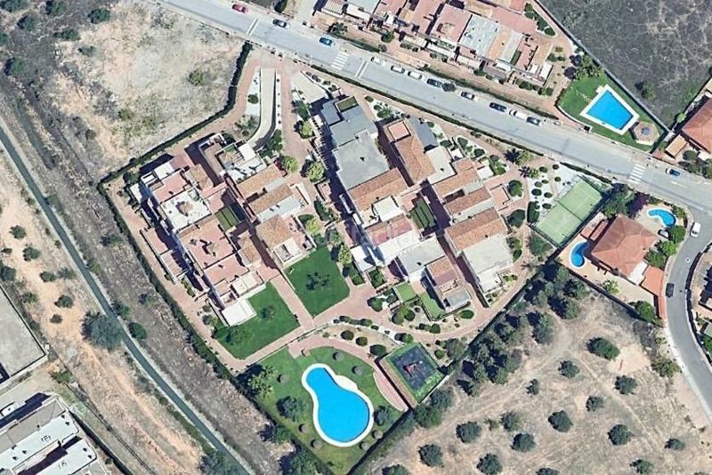 Foto c7d42b06-1813-47d2-8563-366f14c76ab9. Pis amb aparcament piscina a Albolote