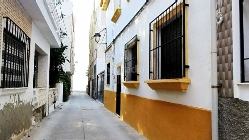 Foto 8f107766-461e-4f34-81f4-35f7cd2650bc. Casa  junto al paseo maritimo en Castell de Ferro