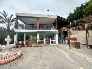 Chalet à Crevillente. A 2 minutos del centro de crevillent.
