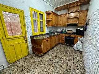 Casa en Crevillente. Casa de 2 plantas en la zona de la salud