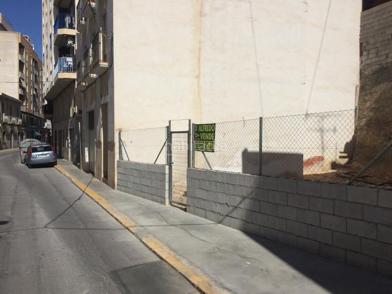 Foto 465bf2c2-85b0-4c13-97b0-0f4404344587. Terreno residencial terreno urbano centrico en Crevillente