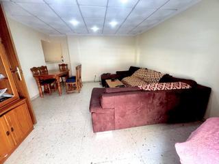 Pis a Crevillente. Vivienda en zona carretera