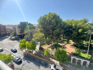 Pis a Crevillente. Vivienda amueblada  plaza de garaje en la zona del parque nuevo