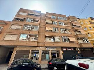 Piso en Crevillente. Vivienda amueblada en perfecto estado  plaza de garaje.