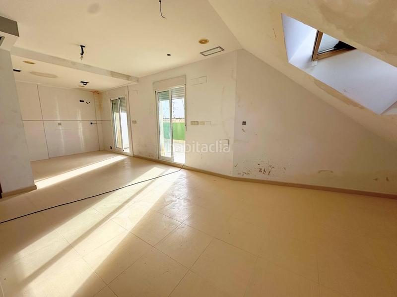 Foto e5946fc0-f5d5-4de3-8f68-4b38e7f4c3fc. Àtic amb aparcament a Crevillente