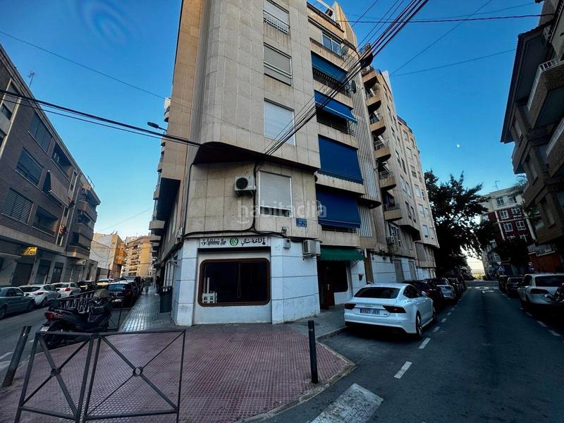 Foto f8cd7935-b114-4a5d-a128-aff600b18d64. Local comercial local esquina en Crevillente