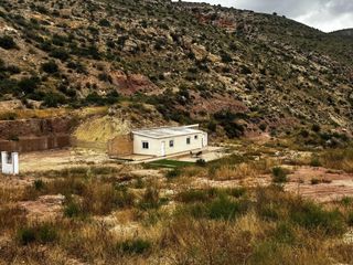 Xalet a Crevillente. Casacueva en alquiler o venta