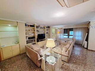 Pis  Generalitat. Piso de ms de 140 metros tiles en venta en zona de tulell
