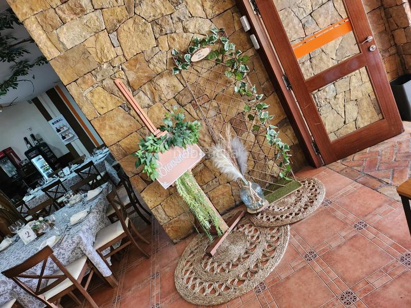 Foto 86be99c9-1c96-4326-bf01-53e463411937. Alquiler local comercial restaurante en pleno funcionamiento con parque para niños en Alzira