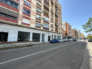 Affitto Locale commerciale in Albuixarres. Local comercial muy amplio en alquiler en alzira