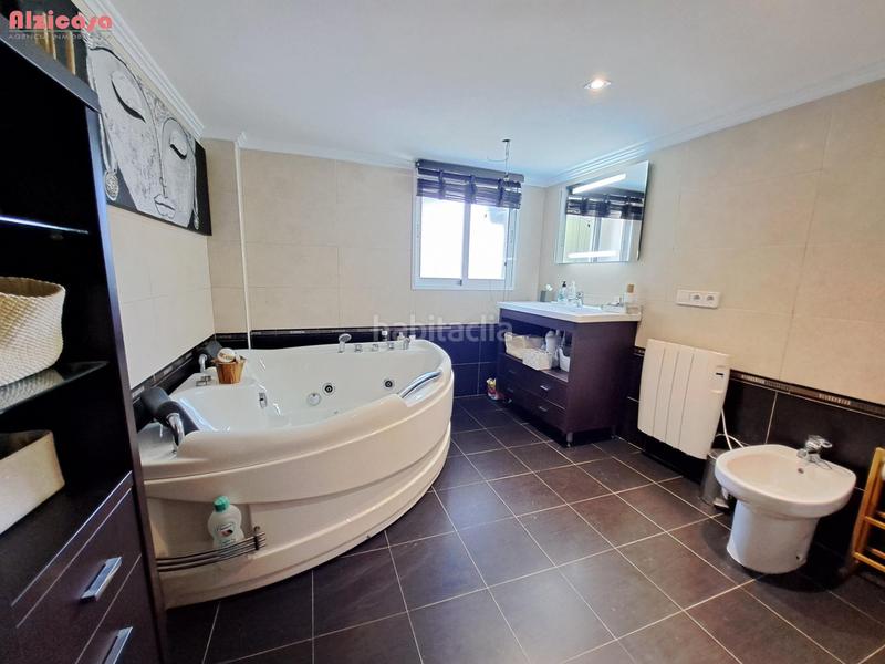 Foto cede2792-edf7-4610-9b94-79e135392822. Xalet amb aparcament piscina a Urbanitzacions i Pedanies Sud Alzira