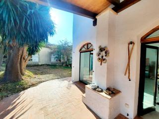 Masia a Alberic. Amplio chalet con casa de invitados y 55.000 metros de terreno c
