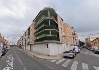 Local Comercial a Algemesí. Se vende local comercial en carretera principal
