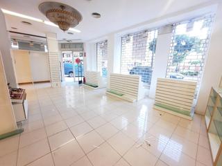 Lloguer Local Comercial a Centre. Local comercial en venta
